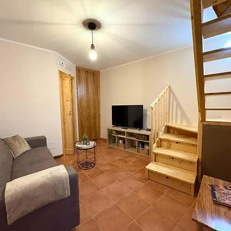 Feriehus A Casa Di Ida, Rifugio Rustico Stile In Cilento *