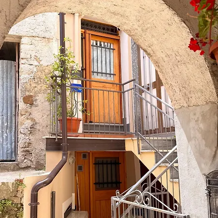 Feriehus A Casa Di Ida, Rifugio Rustico Stile In Cilento